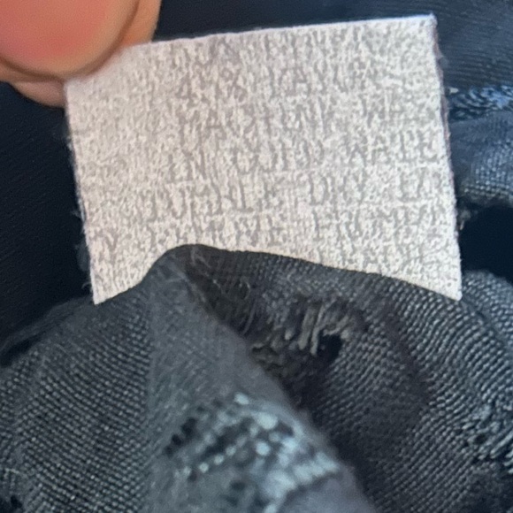 -Johnny Was Black Floral Cropped Top
-Size XS - Picture 5 of 5